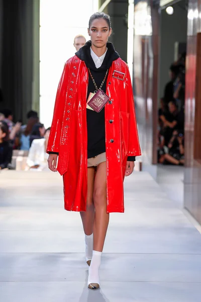Look 93